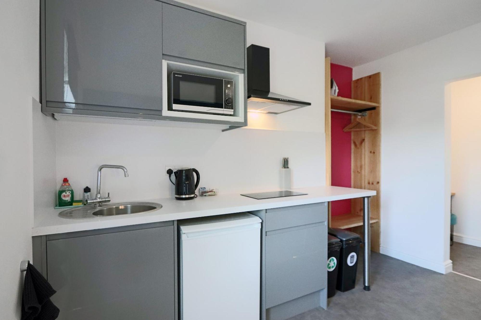 Deluxe Studio Apartments Дерби Номер фото