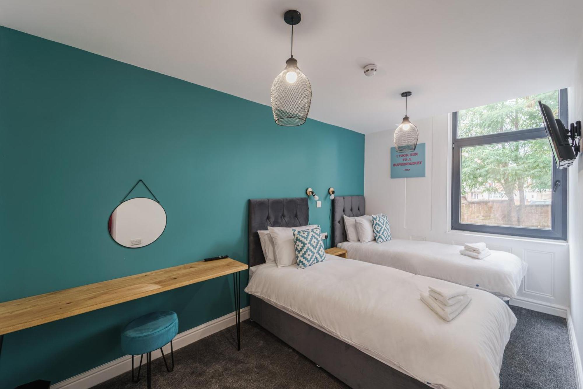Deluxe Studio Apartments Дерби Номер фото